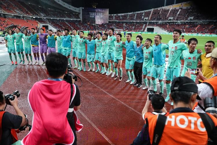 世预赛首战客胜泰国 中国男足迈出坚实一步 世预赛首战客胜泰国 中国男足迈出坚实一步